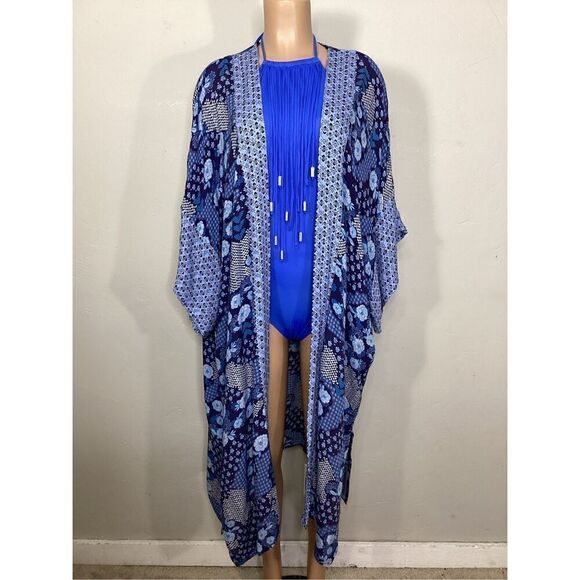 New. Nordstrom cover up/kimono. OS. Retails $70 - Picture 2 of 7